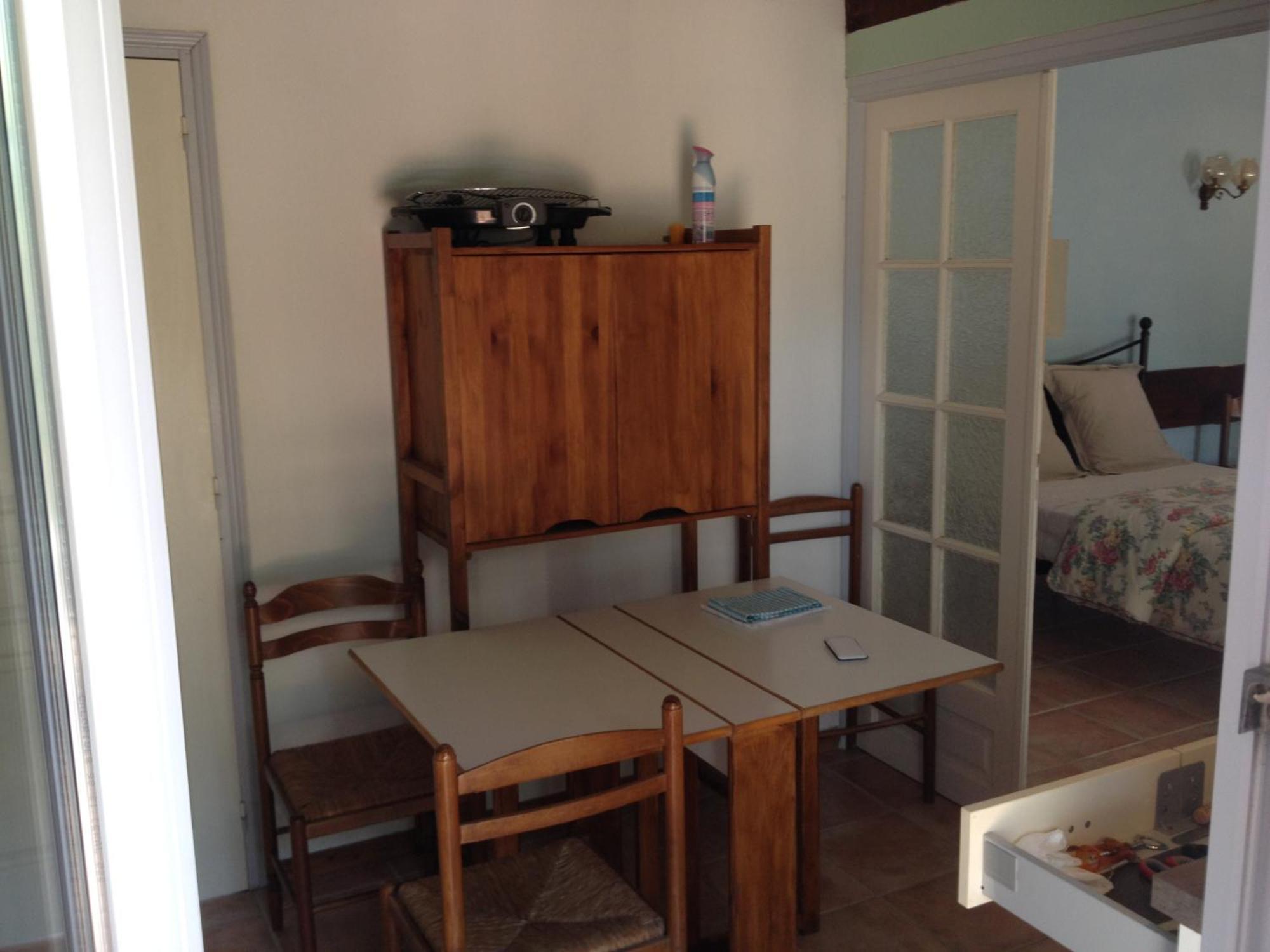 Apartamento Domaine De La Marseillaise La Crau Habitación foto