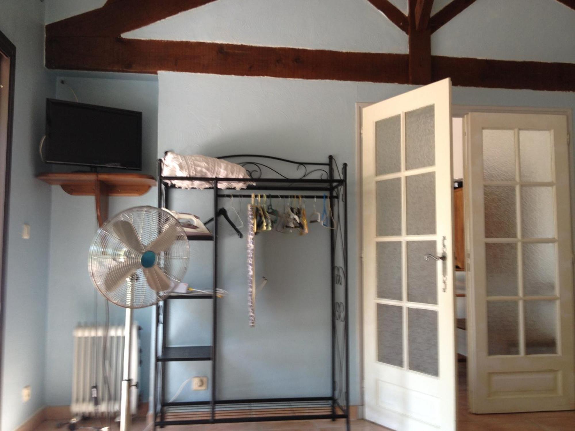 Apartamento Domaine De La Marseillaise La Crau Habitación foto