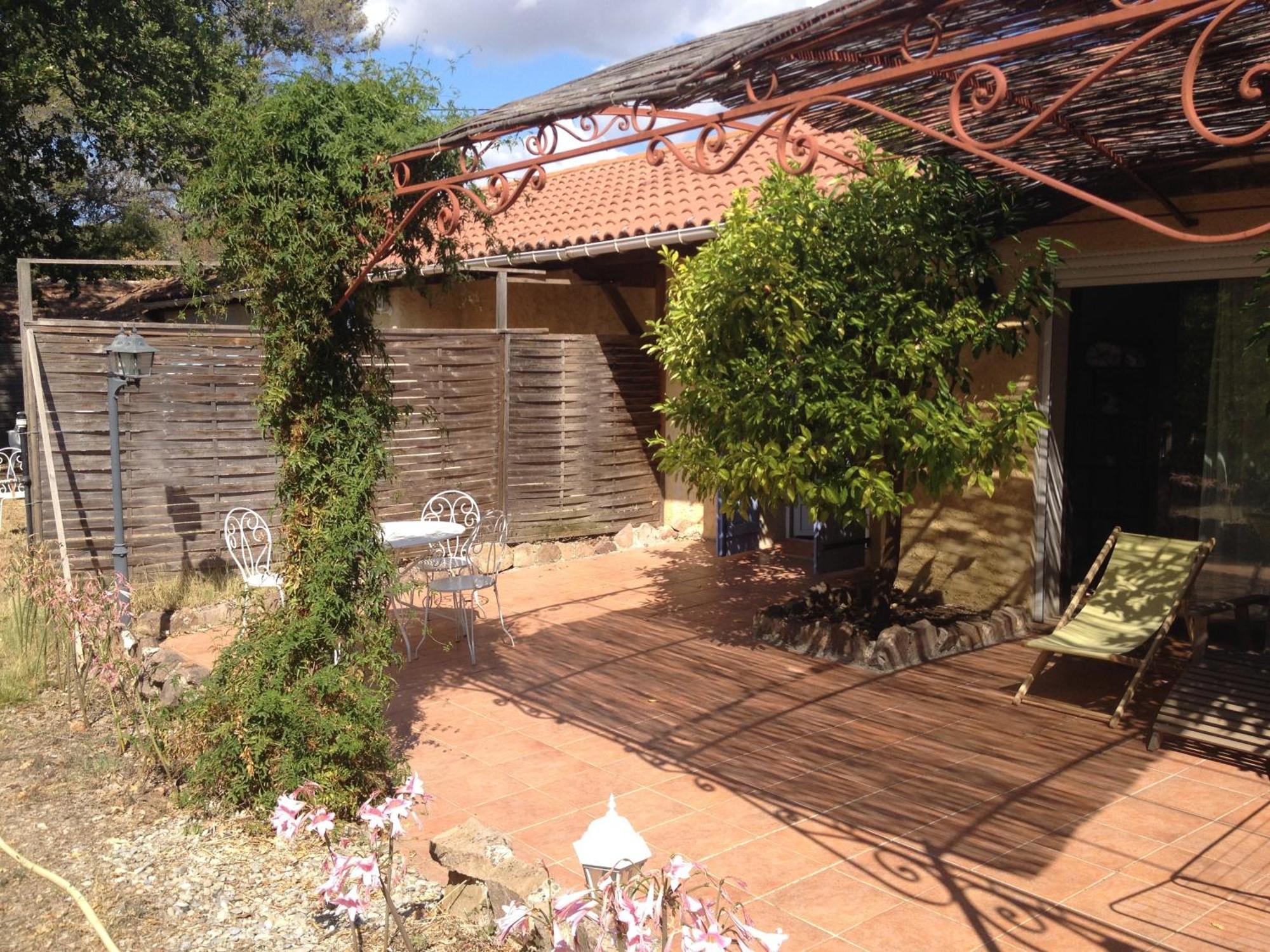 Apartamento Domaine De La Marseillaise La Crau Habitación foto