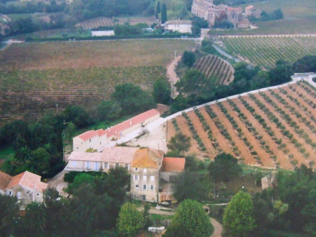 Apartamento Domaine De La Marseillaise La Crau Habitación foto