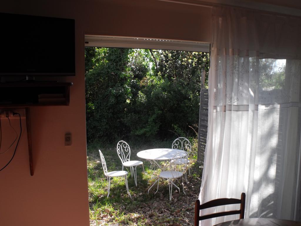 Apartamento Domaine De La Marseillaise La Crau Habitación foto
