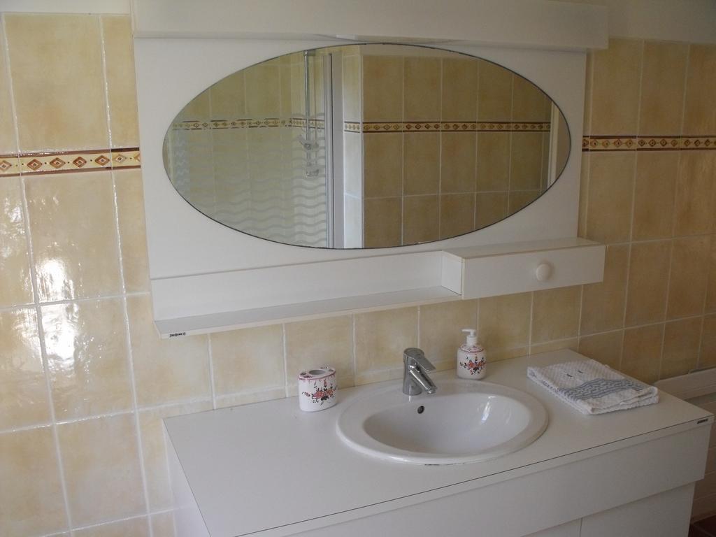 Apartamento Domaine De La Marseillaise La Crau Habitación foto