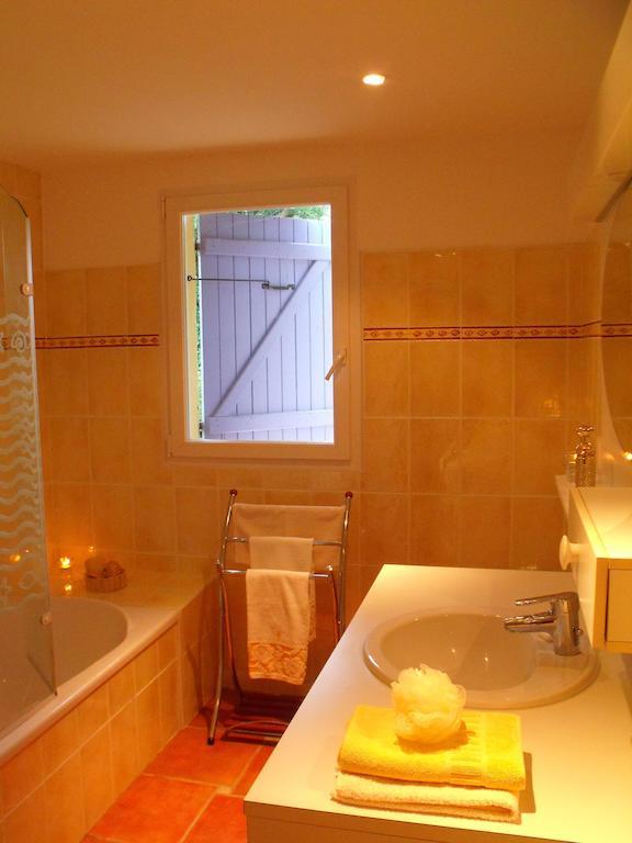 Apartamento Domaine De La Marseillaise La Crau Habitación foto